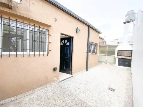 Departamento tipo PH en alquiler en Tolosa. ubicado 530 119 y 120
