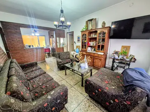 DEPARTAMENTO TIPO CASA DE 3 AMBIENTES EN WILDE OESTE