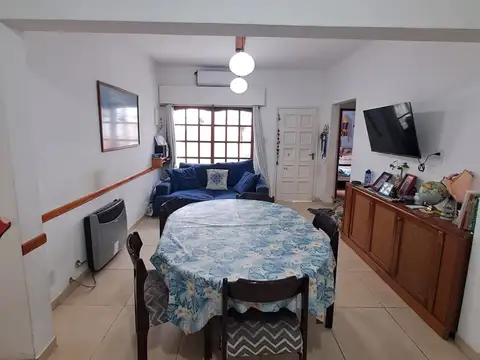 Depto Tipo Casa en Venta en Ramos Mejía, USD 68.000
