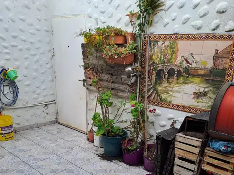 Rawson 200, Piso pb