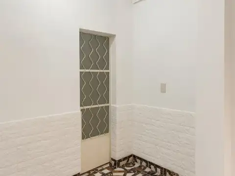 Depto Tipo Casa en Alquiler en Isidro Casanova, $ 330.000