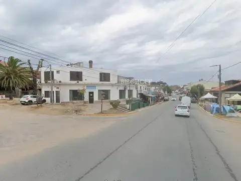 VENTA EN BLOCK LOCAL + VIVIENDA + DOS DEPARTAMENTOS