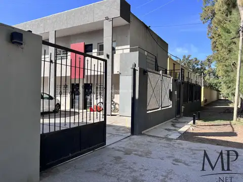 Casa en venta en Canning Barrio Bell Barri 3 ambientes 100