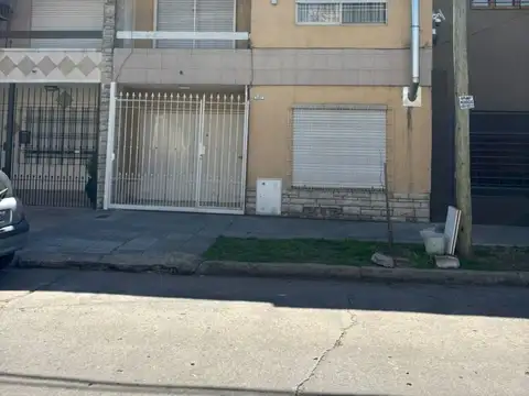 Casa - Alquiler - Argentina, Morón - Los Andes 1000