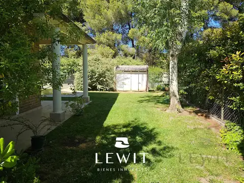 VENTA CASA 3 DORMITORIOS CON PILETA Y QUINCHO EN Bº RINCON CLUB DE CAMPO NEUQUEN