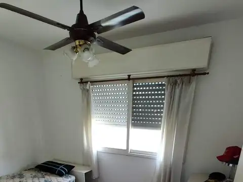 EXCELENTE CHALET 4 AMB C/COCH, FONDO, QUINCHO Y PILETA!