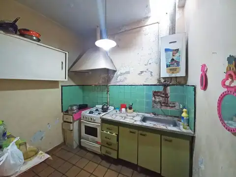 Venta Casa 3 Ambientes con Patio en Parque Avellaneda