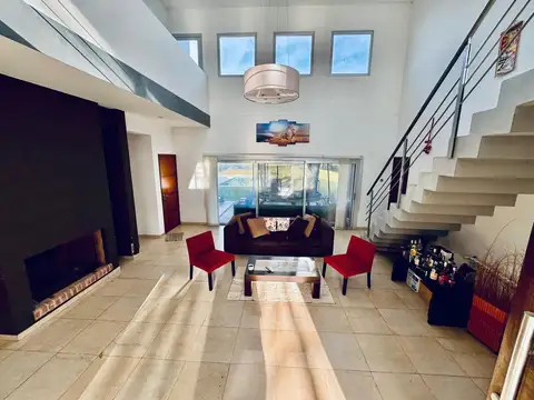 VENTA - CASA 6 AMB 280mts en 2 PLANTAS - LOTE 1500M2 - HARÁS DEL SUR 1