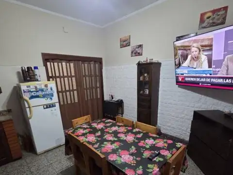 Casa 5 ambientes con 2 baños