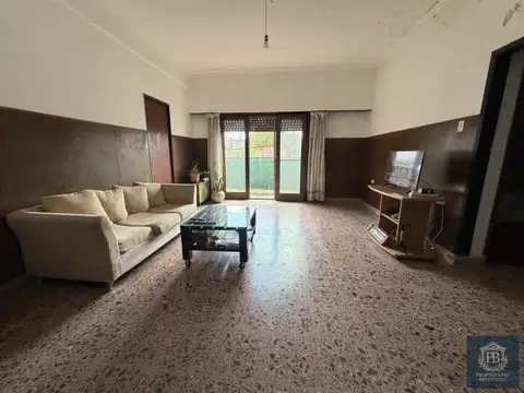 VENTA PH 4 Ambientes con Balcón, Terraza y Quincho – Sarandí, Avellaneda