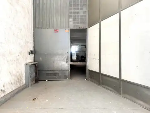 Galpon en Venta 53  mts Fondo