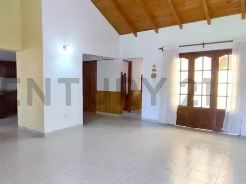 CASA EN  RODEO DEL MEDIO