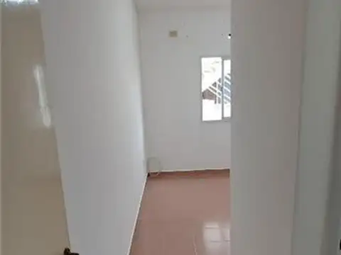 Departamento en Alquiler en Villa Centenario, $ 350.000