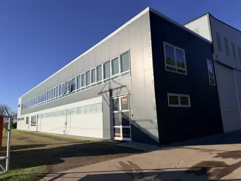 Área Industrial Correa - Nave Industrial con oficinas 2700 m2