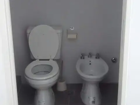 Oficina en Alquiler en Luis Agote, $ 250.000