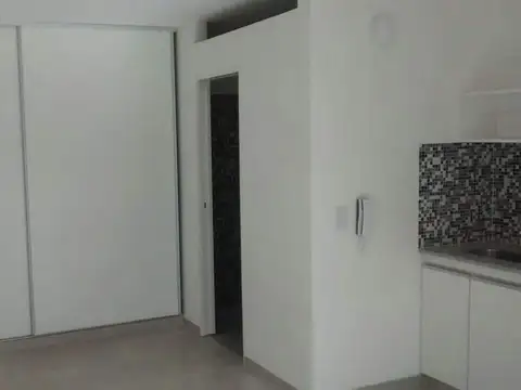 SHOWROOM, OFICINA, CONSULTORIO, ESTUDIO EN HERMOSO COMPLEJO $ 250.000