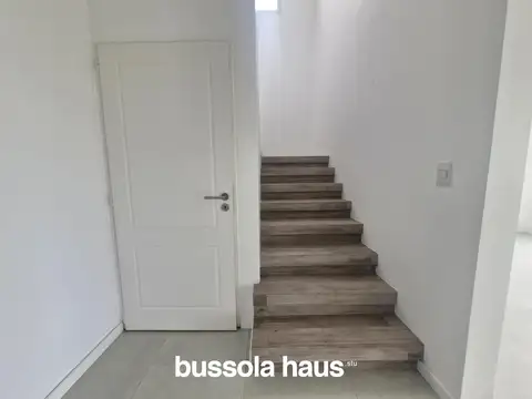 Casa en Venta en El Cantón - Barrio Golf, USD 265.000