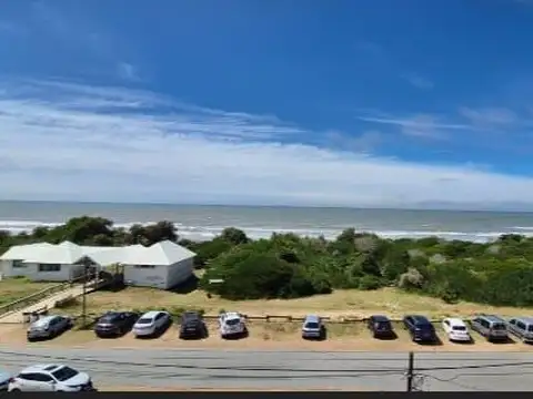 av costanera  al 400