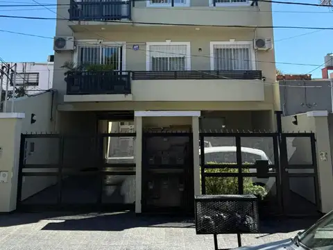 Exelente duplex 4 ambientes a metros de avenida Mitre. gran terraza EXPENSAS INCLUYEN aysa