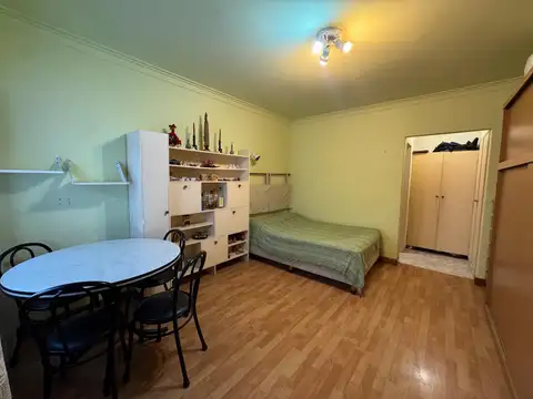 Santa Fé 2160 , Piso 5