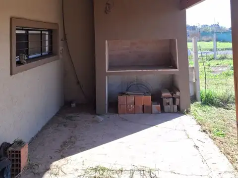 CASA A TERMINAR EN CAMPOS DEL OESTE ALVEAR |