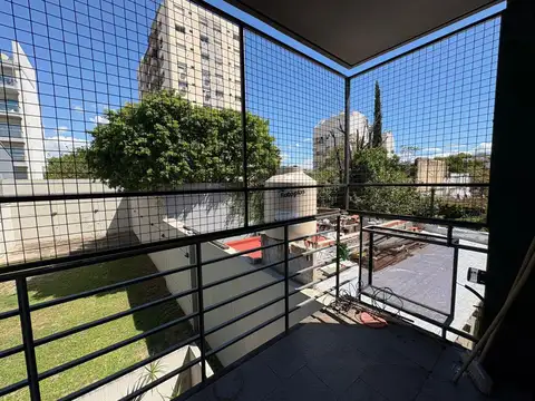 Monoambiente con balcon en Liniers.