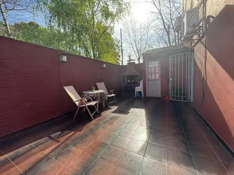 IMPECABLE DUPLEX EN RAMOS MEJIA SUR. VENTA