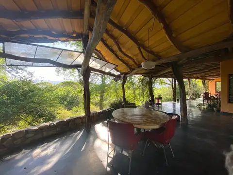 Casa en Venta con 8 cocheras