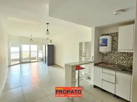 Amplia oficina monoambiente moderna al contrafrente con balcon aterrazado en excelente ubicación 
