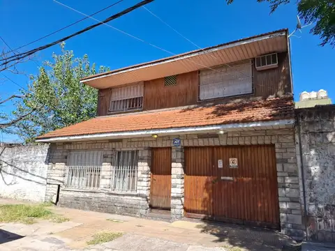 VENTA CIUDAD MADERO CASA 5 AMB PRECIO CONVENIENTE