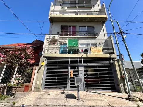 Duplex en venta de 3 ambientes con cochera en Berazategui Centro