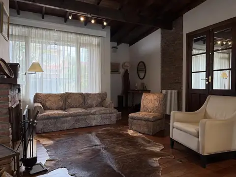 Casa 6 ambientes con 3 baños