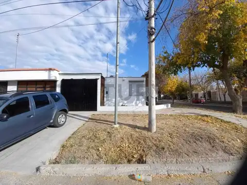 Venta de Casa Barrio De Cavial. Godoy Cruz.
