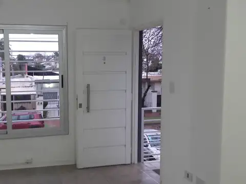 Coronel Juan Casacuberta 2000, Piso 1
