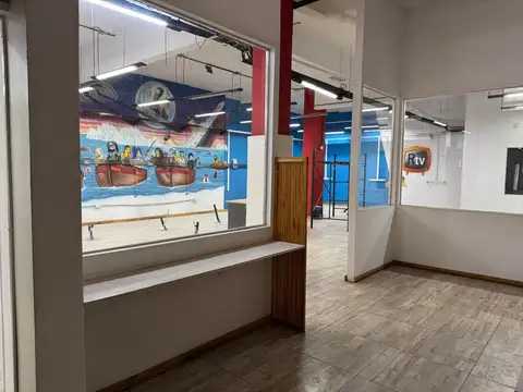 LOCAL EN ALQUILER  PLANTA BAJA–  220m² | Ramos Mejía Norte c/Estructura Modificable