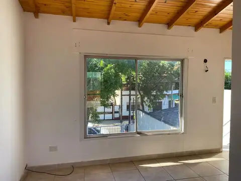 Depto Tipo Casa en Alquiler de 2 dormitorios