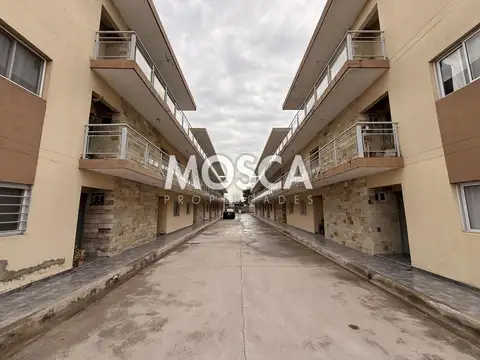 vendo en complejo cerrado Departamento en Moreno