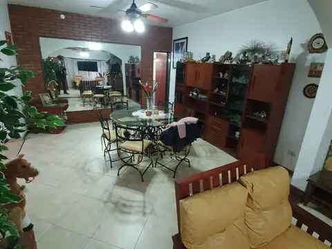 Casa 4 ambientes con 3 baños