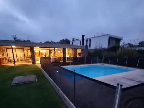 Casa 3/4 Amb. en excelente sector de Arenas del sur