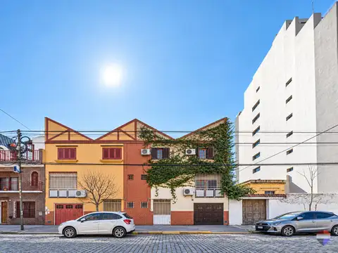 Venta PH con patio cochera en Nuñez sin expensas