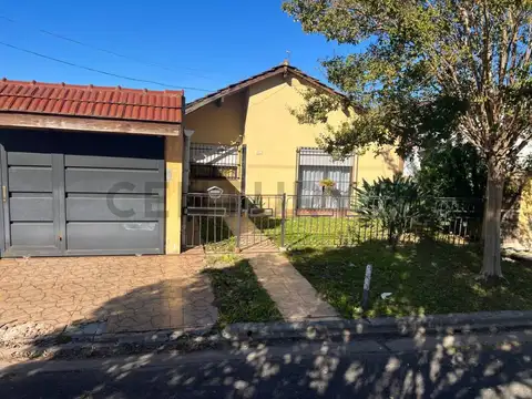 Casa de 2 Dormitorios en Venta en Barrio Monasterio