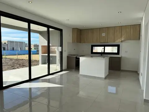 Casa en venta dos plantas en Pilar del Este Santa Sofia