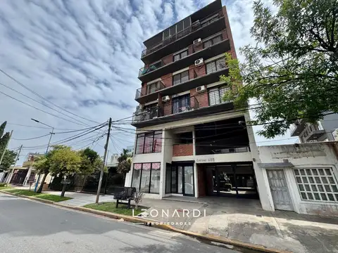 OPORTUNIDAD! Departamento dos ambientes con cochera en venta en Escobar centro