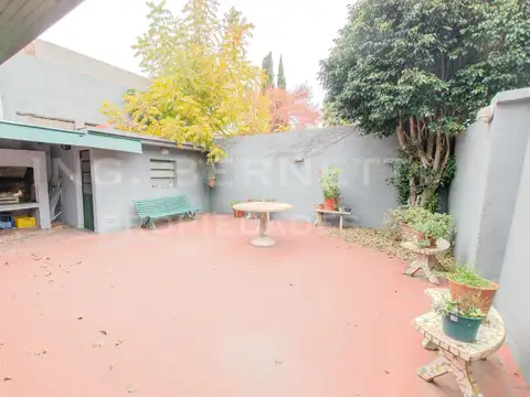 Casa 4 Ambientes sobre 8,66 x 26 mts - Garaje cubierto, Patio y Terraza -