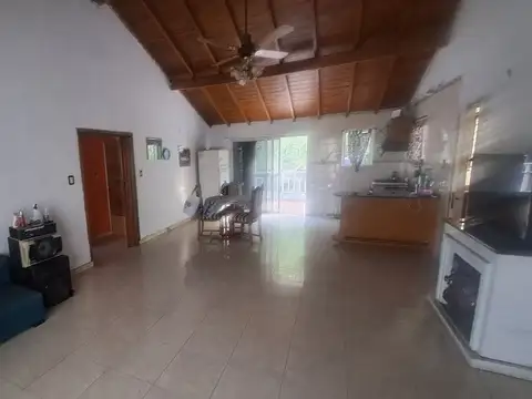 VENTA AMPLIO LOCAL Y DEPARTAMENTO CON BALCON