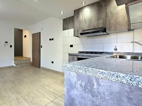 VENTA PH Tres ambientes a estrenar en Versalles