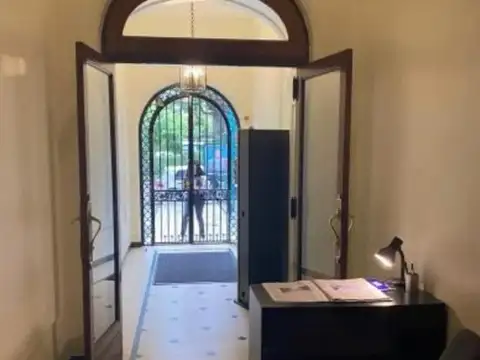 EN Av 9 DE JULIO Y CORDOBA  36M2