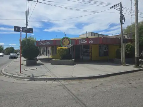 Casa 12 ambientes con 4 baños