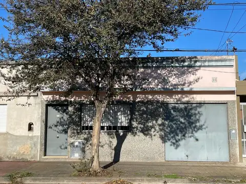 CASA EN VENTA EN PERGAMINO CON PATIO