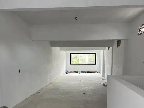 Local en Alquiler en Flores, $ 2.000.000